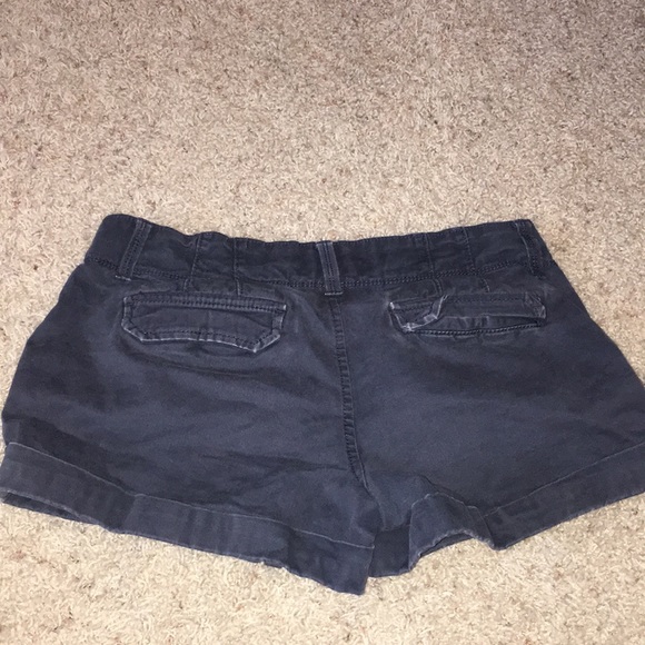Old navy women's shorts size small - Picture 2 of 2